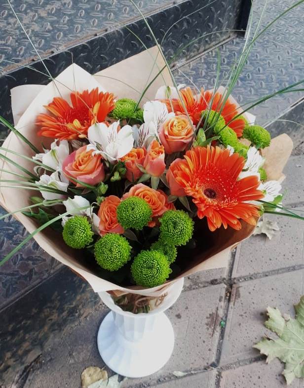 Букет цветов из: Герберы, Хризантемы, Альстромерии и Розы в Пчегатлукае