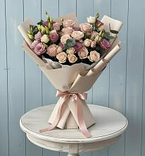 Букет цветов из:  Розы и Лизиантусы в Пчегатлукае