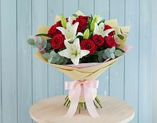 Букет цветов из:  Лилии и Розы в Пчегатлукае