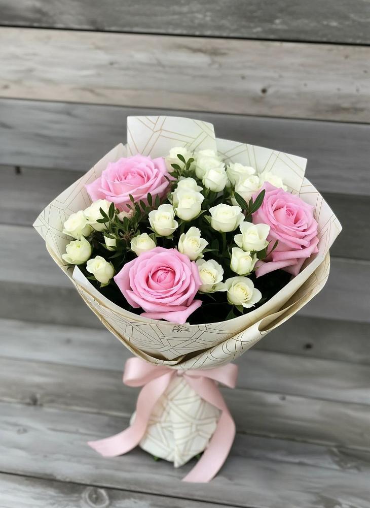 Букет цветов из: Розы в Пчегатлукае