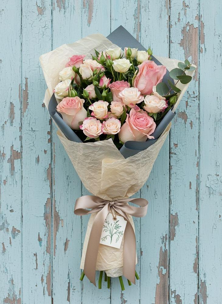 Букет цветов из: Розы в Пчегатлукае