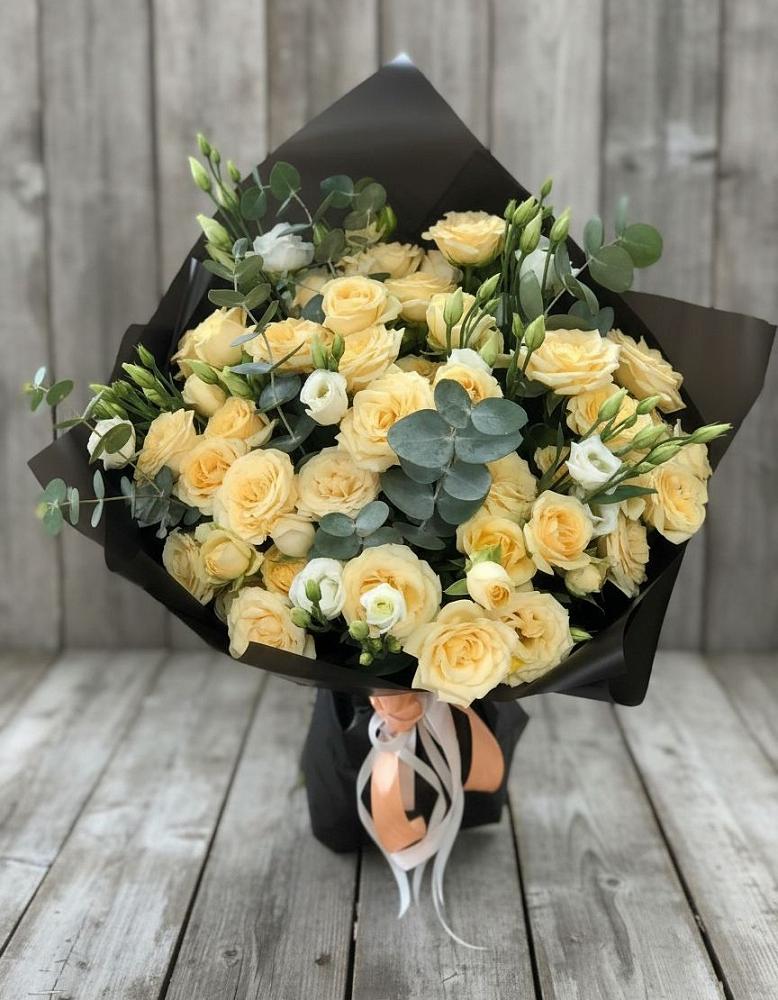 Букет цветов из: Розы и Лизиантусы в Пчегатлукае