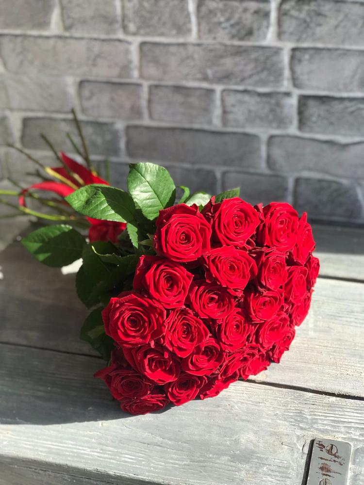 Букет Красные розы Фридом в Пчегатлукае