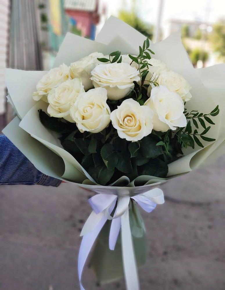 Букет Белые розы Проуд в Пчегатлукае