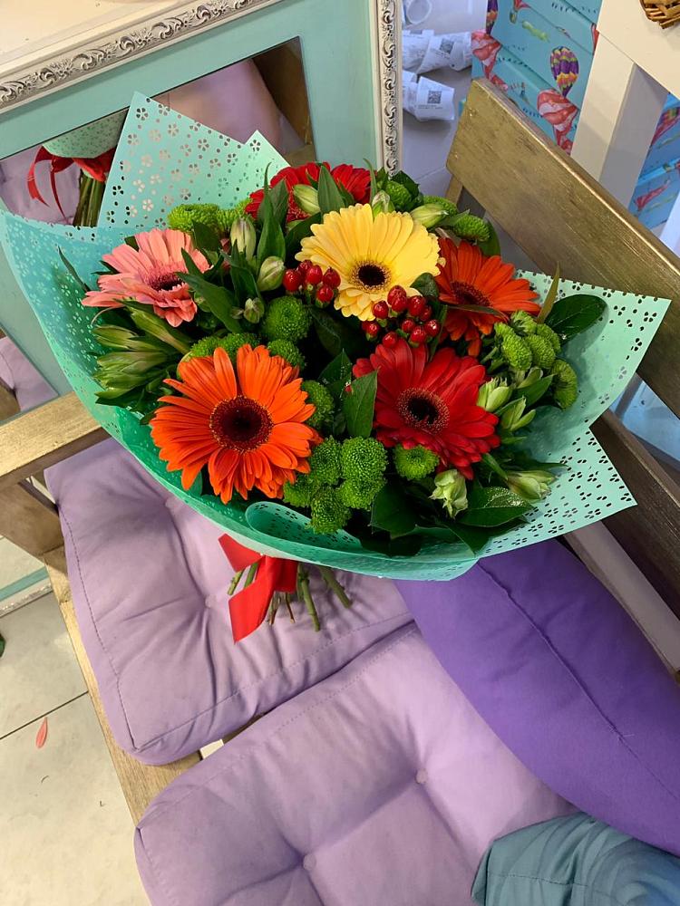 Букет цветов из: Герберы, Хризантемы и Альстромерии в Пчегатлукае