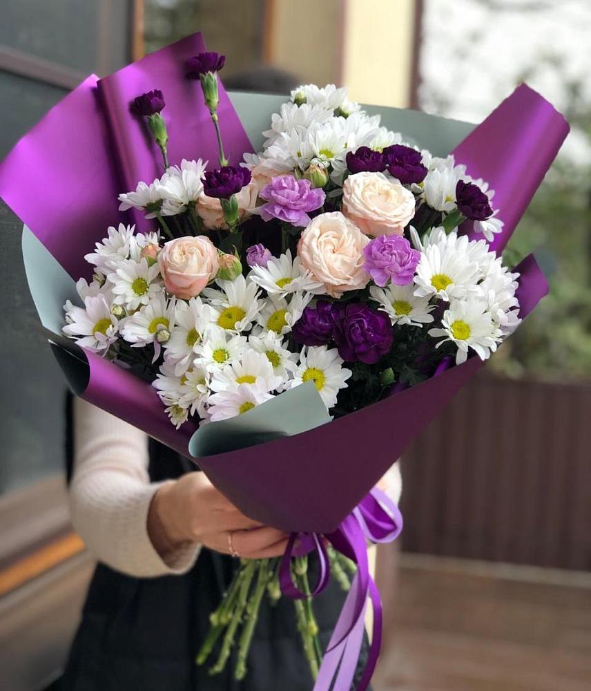 Букет цветов из: Хризантемы, Гвоздики и Розы в Пчегатлукае