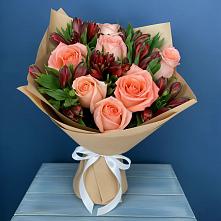 Букет цветов из:  Розы и Альстромерии #REPLACE_PRED# Пчегатлукае