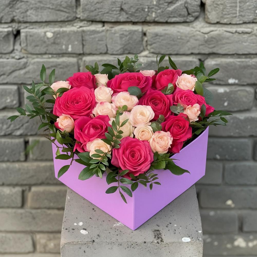 Цветочная композиция из Розы в коробке в Пчегатлукае