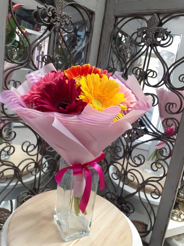 Букет цветов из: Герберы в Пчегатлукае