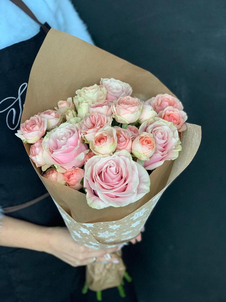 Букет цветов из: Хризантемы и Розы в Пчегатлукае