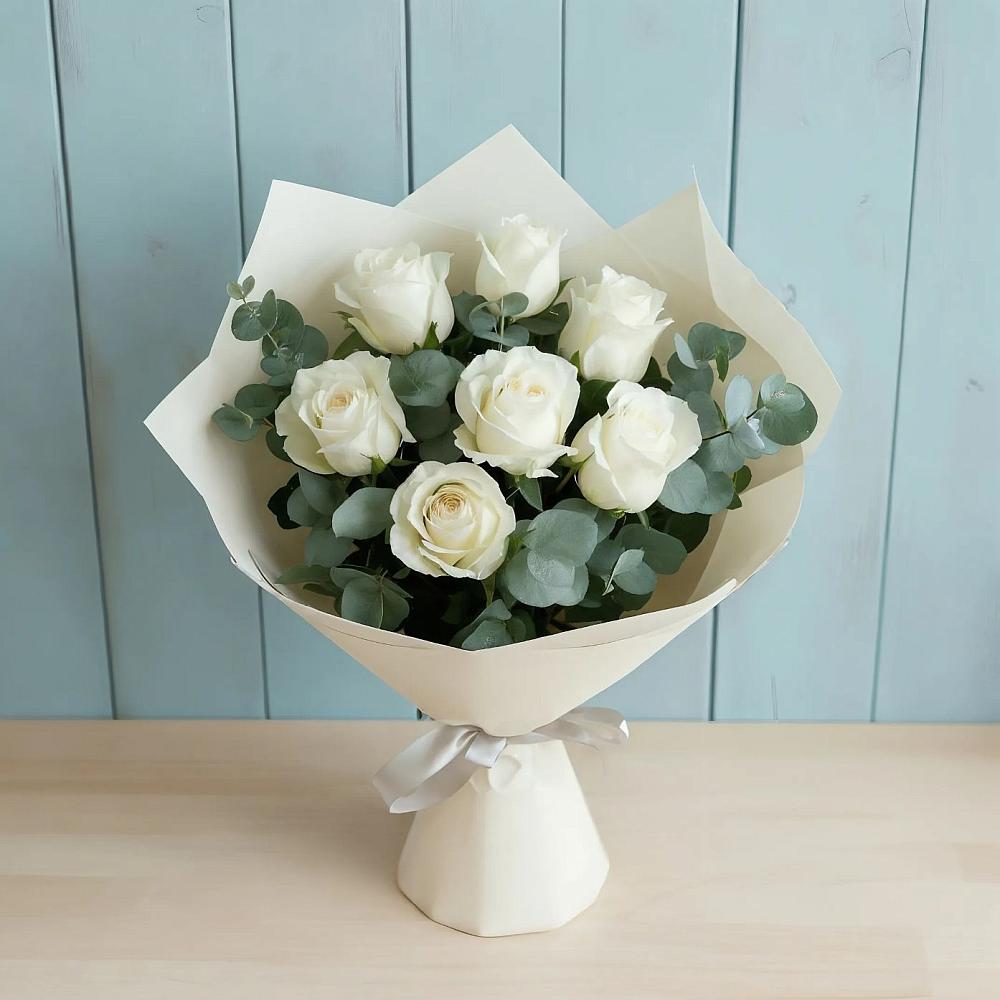 Букет Белые розы в Эвкалипте в Пчегатлукае