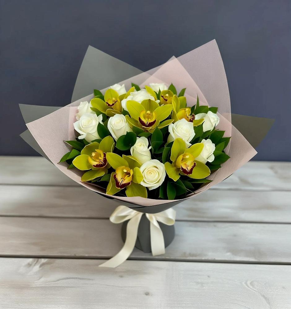 Букет цветов из: Орхидеи и Розы в Пчегатлукае