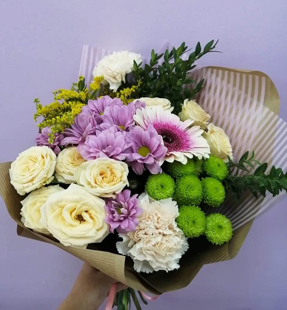 Букет цветов из: Хризантемы, Розы, Гвоздики и Герберы в Пчегатлукае