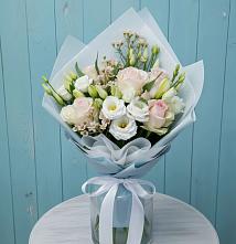 Букет цветов из:  Розы и Лизиантусы в Пчегатлукае