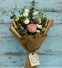 Букет цветов из:  Розы и Лизиантусы в Пчегатлукае