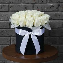 Цветочная композиция из Розы в шляпной коробке в Пчегатлукае