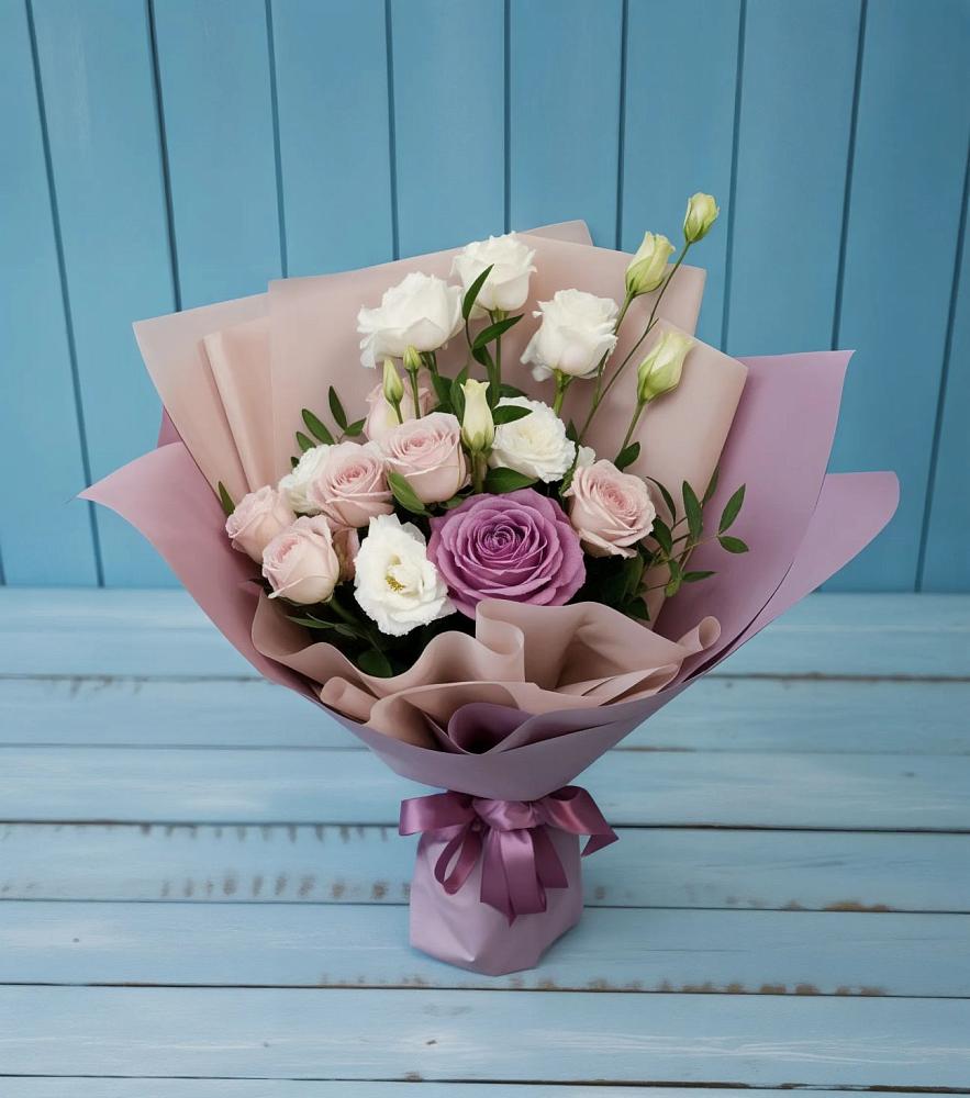 Букет цветов из: Розы и Лизиантусы в Пчегатлукае